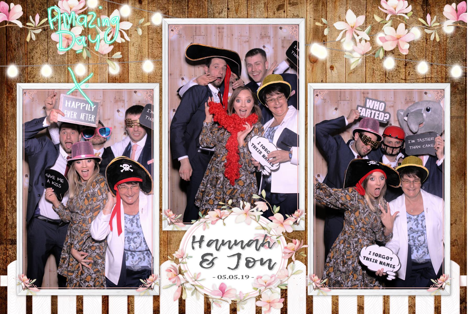 Hannah and Jon | View more photos from the event at gallery.blissbooth.co.uk/u/BlissBooth/Hannah-and-Jon